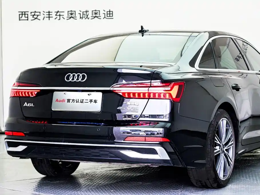 Audi A6L — фото 21