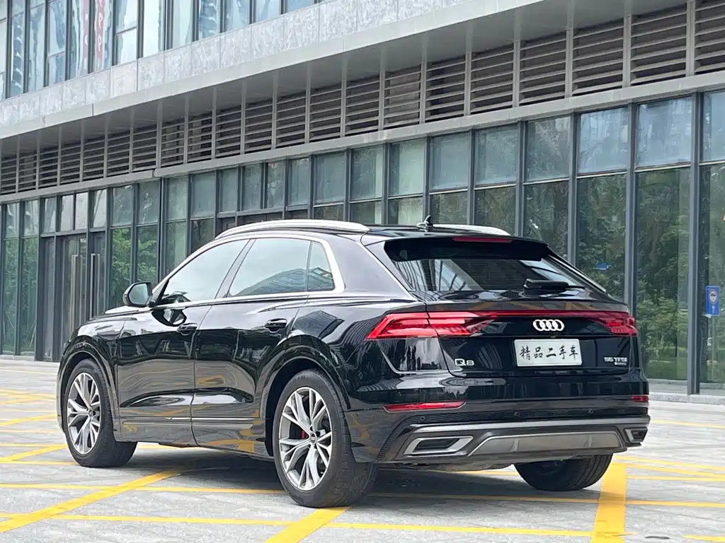 Audi Q8 — фото 4