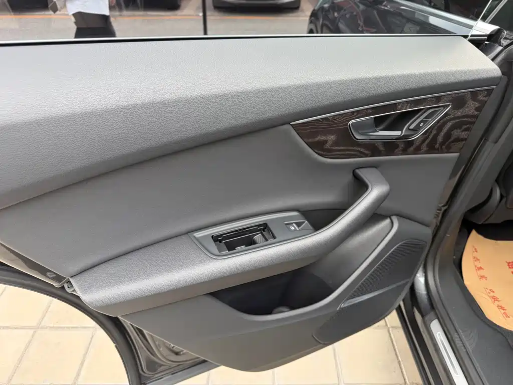 Audi Q8 — фото 22