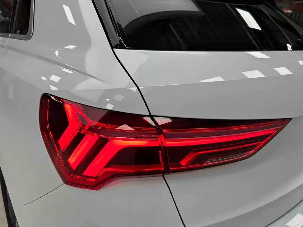 Audi Q3 — фото 19