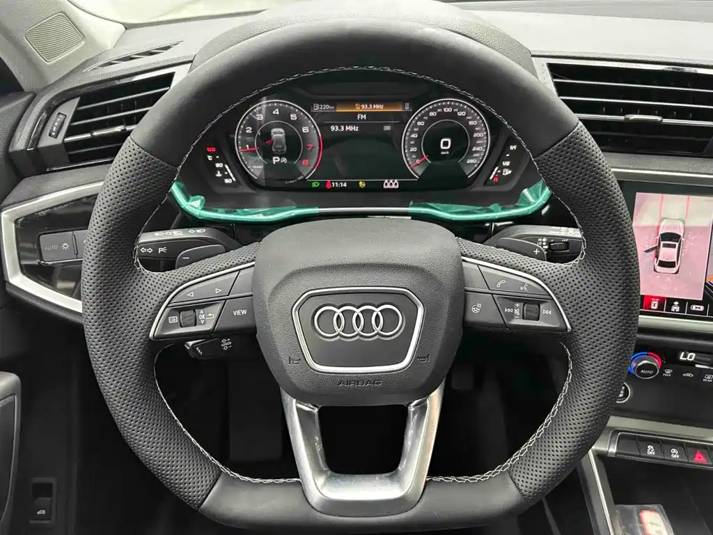Audi Q3 — фото 3