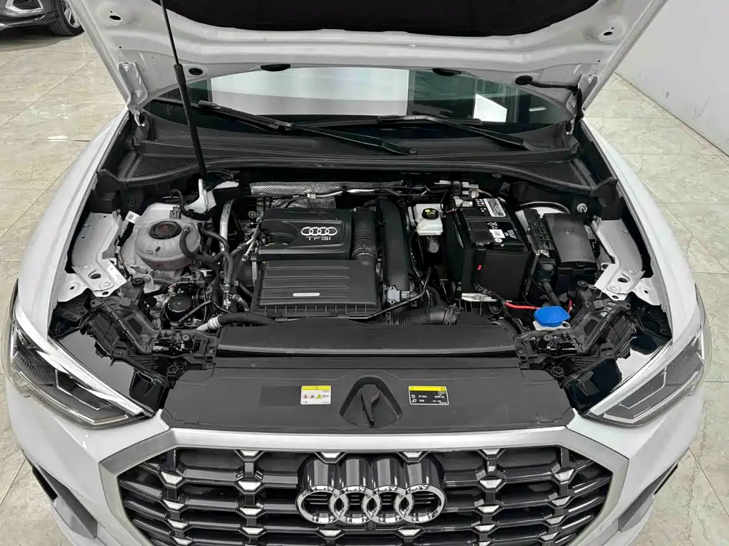 Audi Q3 — фото 21