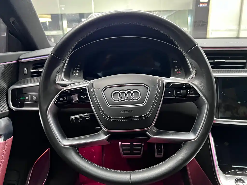Audi A7L — фото 7