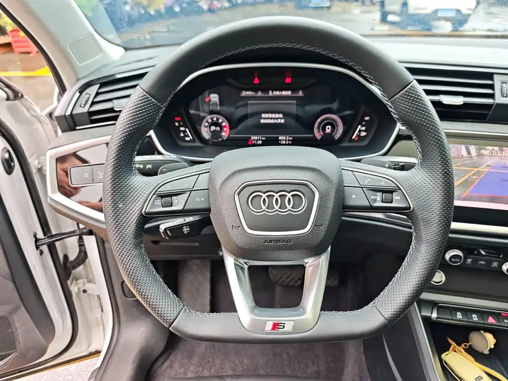 Audi Q3 Sportback — фото 13