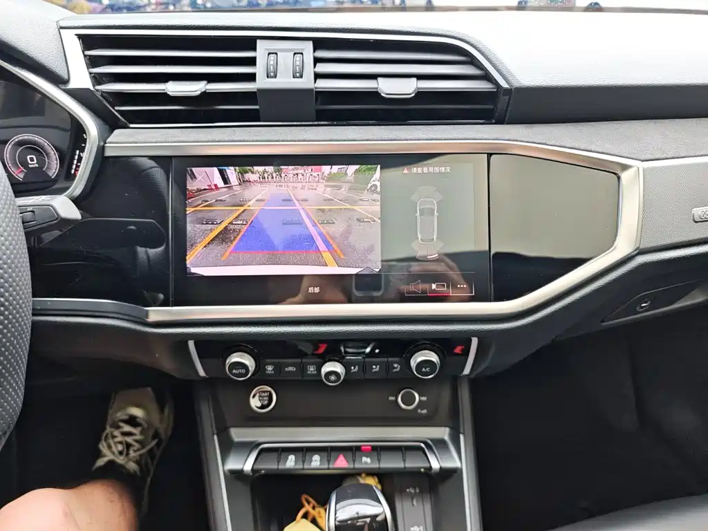 Audi Q3 Sportback — фото 15