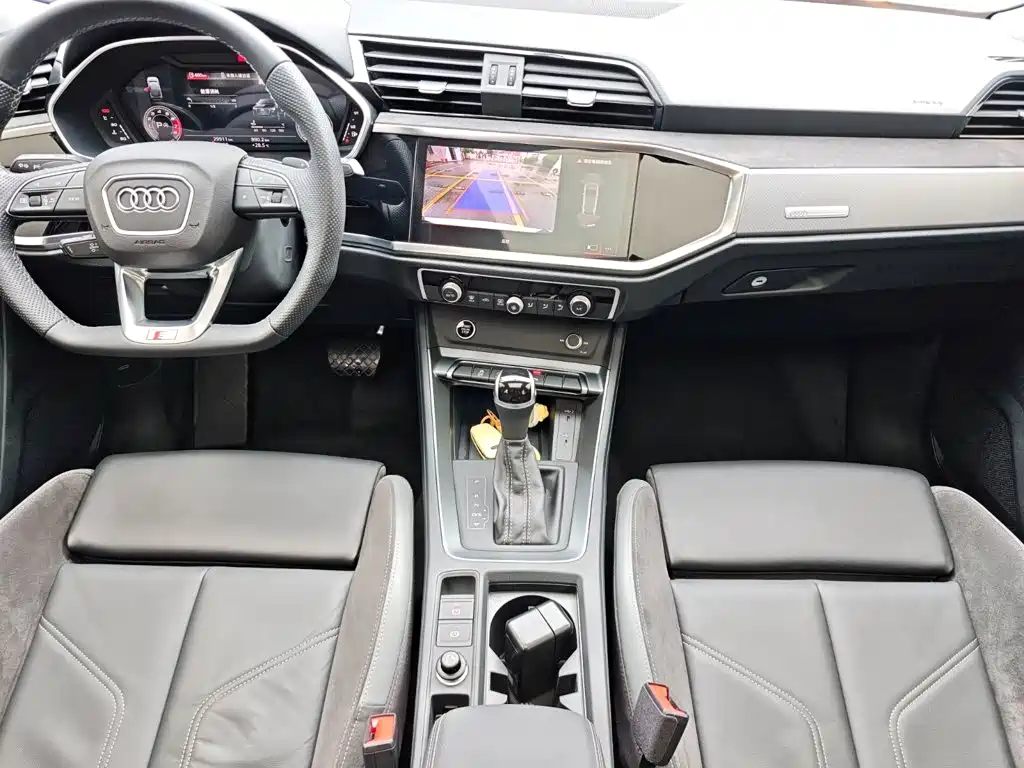 Audi Q3 Sportback — фото 17