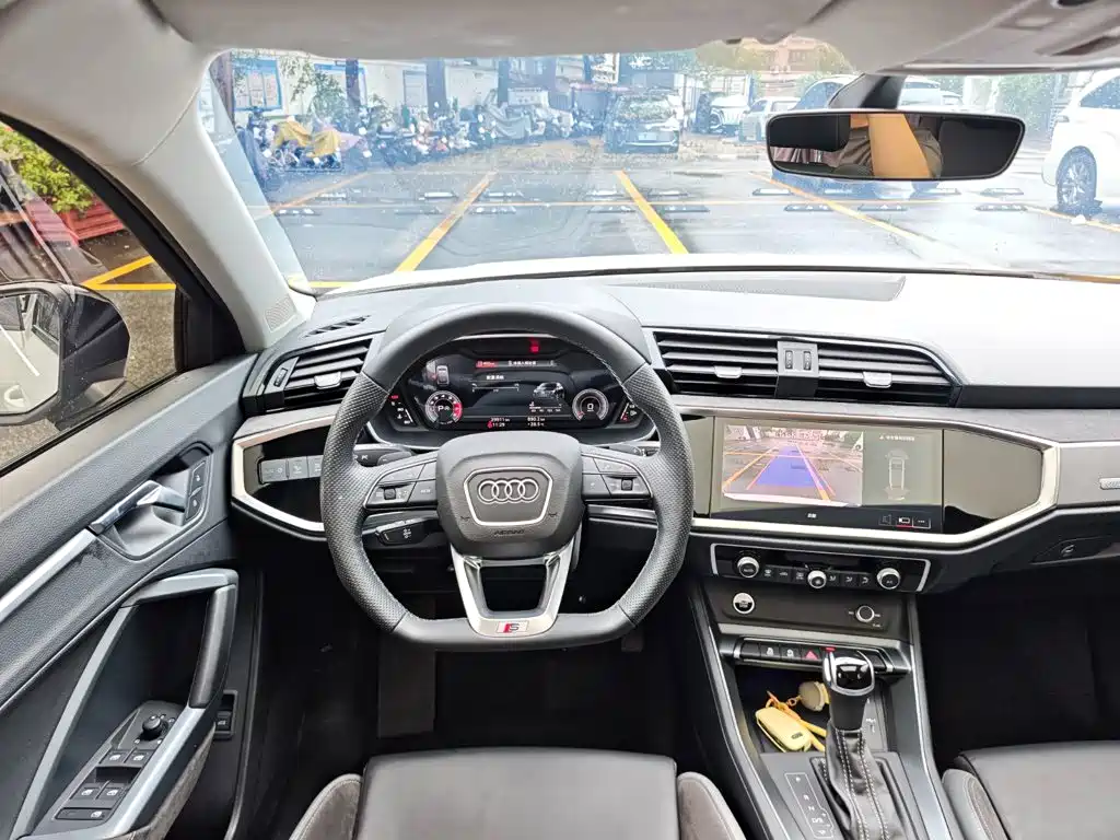 Audi Q3 Sportback — фото 18