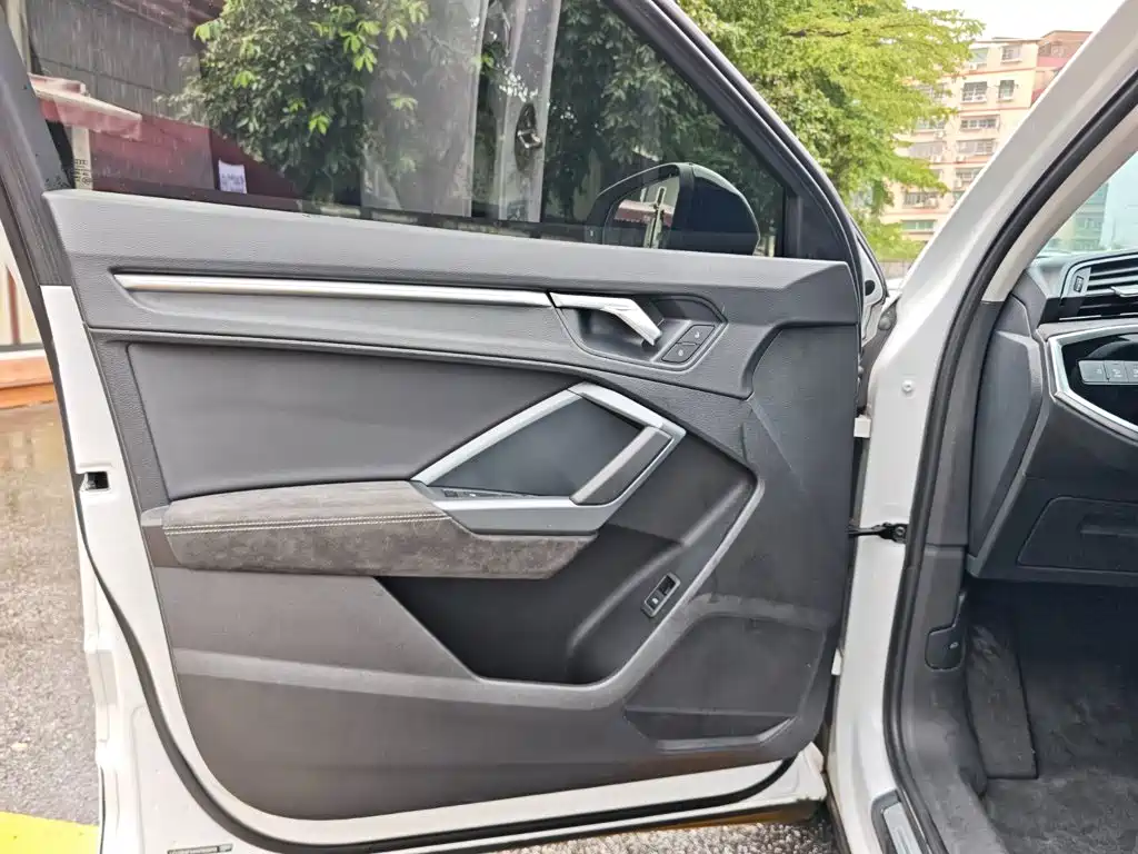 Audi Q3 Sportback — фото 21