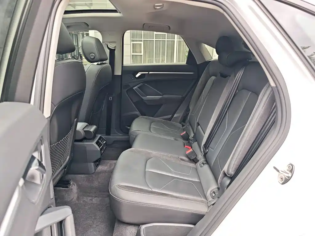 Audi Q3 Sportback — фото 23
