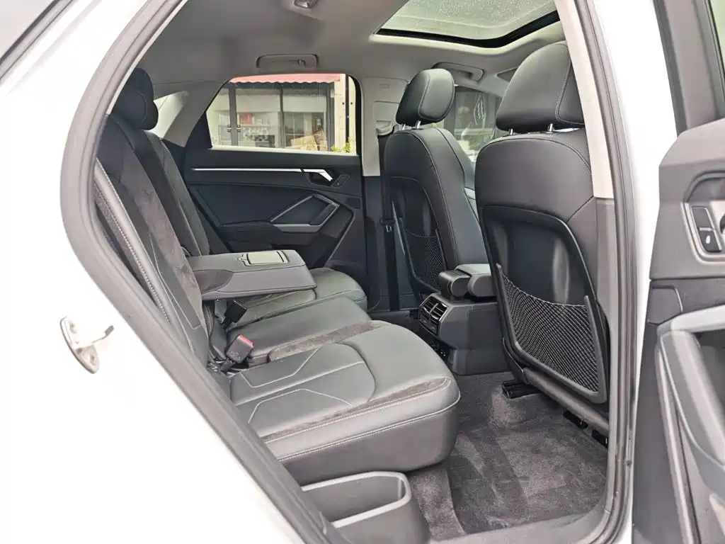 Audi Q3 Sportback — фото 24
