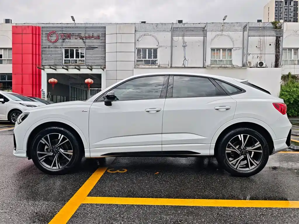 Audi Q3 Sportback — фото 8
