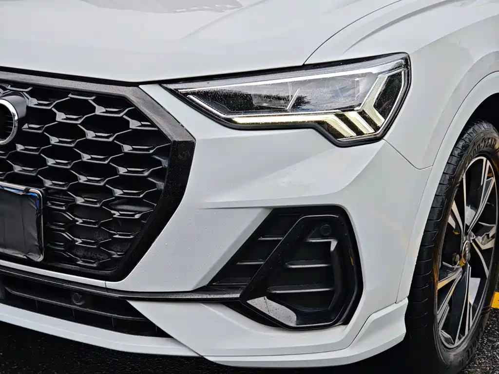 Audi Q3 Sportback — фото 9