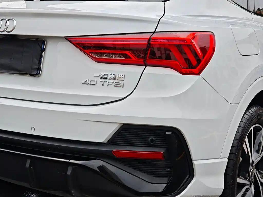 Audi Q3 Sportback — фото 10