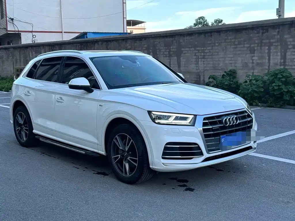 Audi Q5L — фото 3