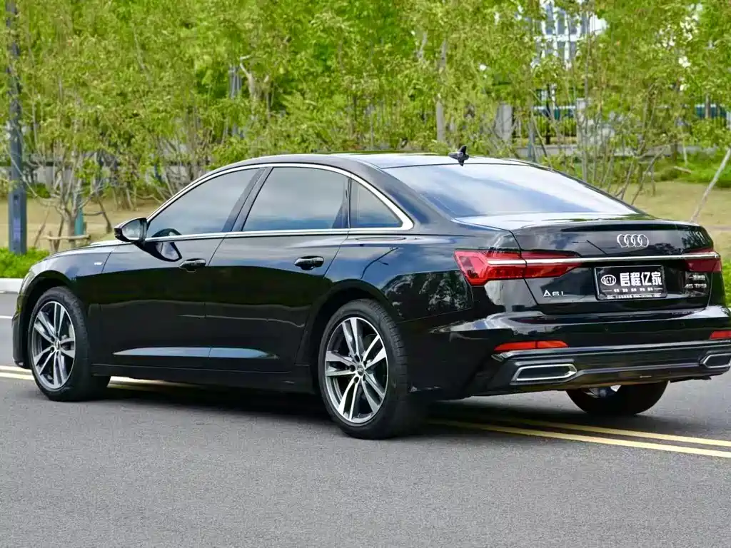 Audi A6L — фото 14