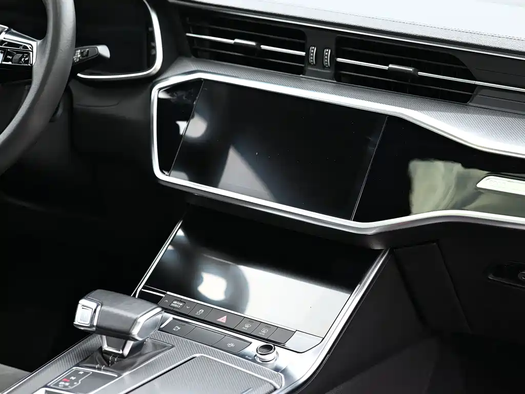 Audi A6L — фото 10