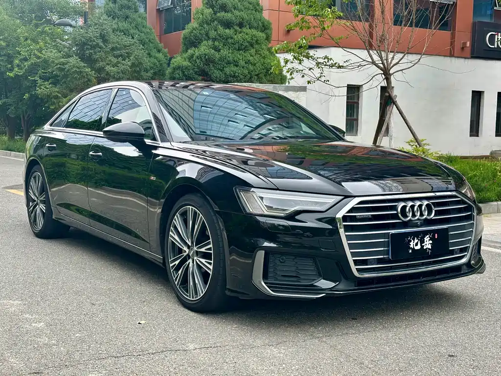 Audi A6L — фото 2