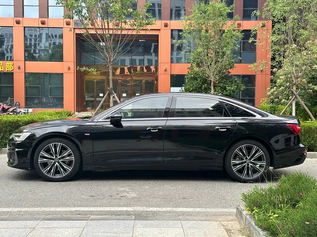 Audi A6L — фото 18