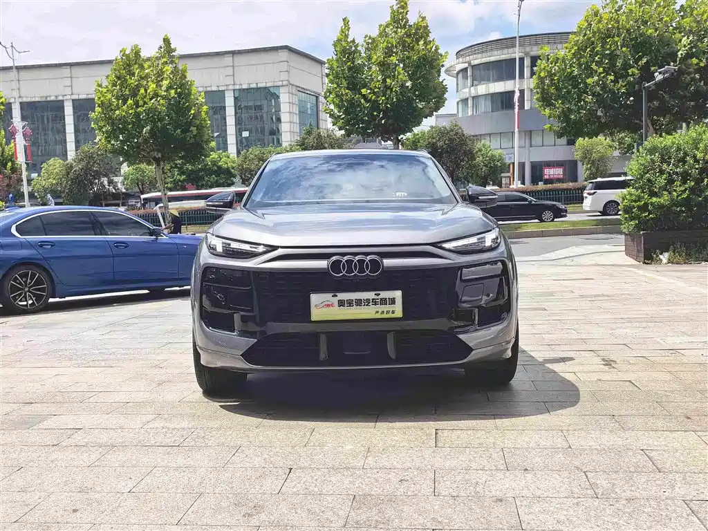 Audi Q6L e-tron — фото 2