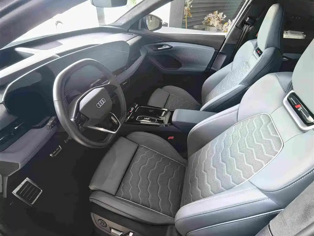 Audi Q6L e-tron — фото 14