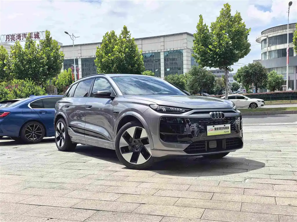 Audi Q6L e-tron — фото 3