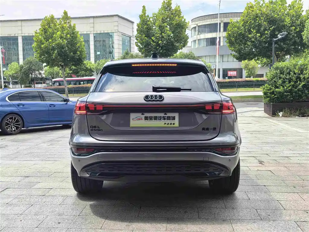 Audi Q6L e-tron — фото 8