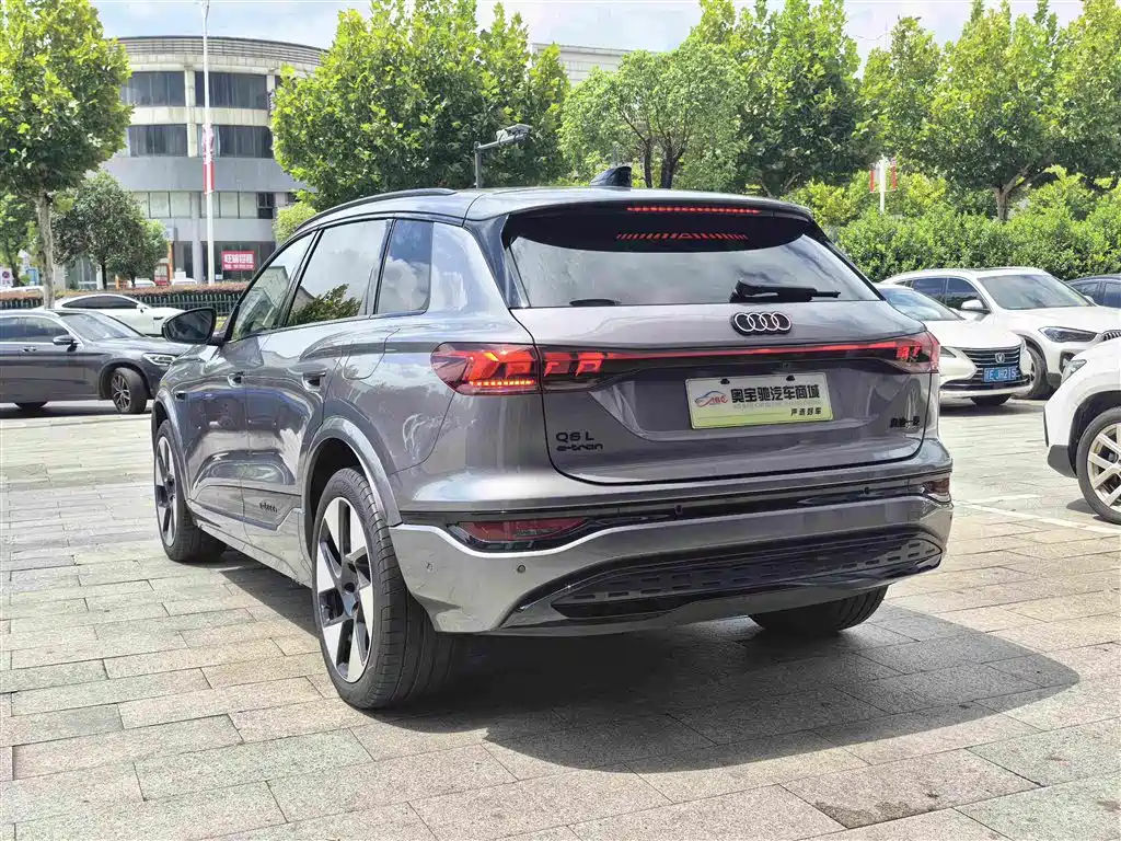 Audi Q6L e-tron — фото 9