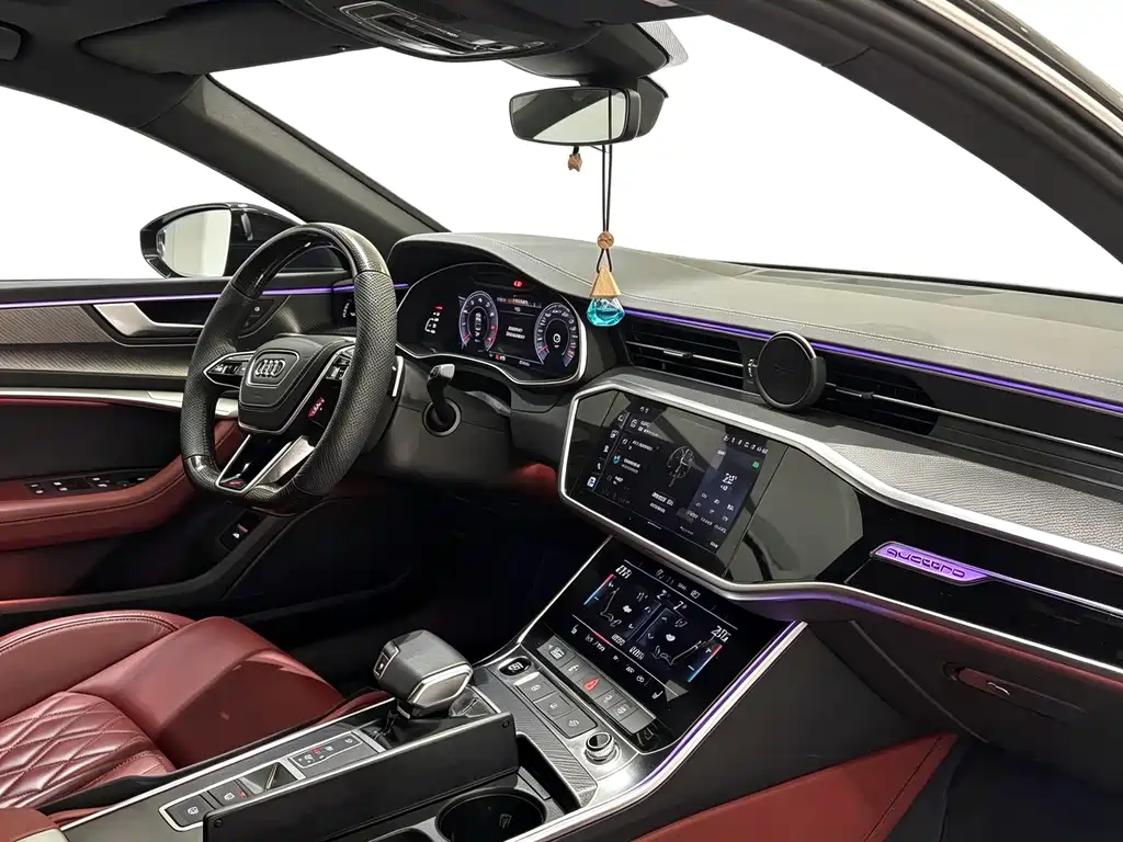 Audi A7L — фото 7