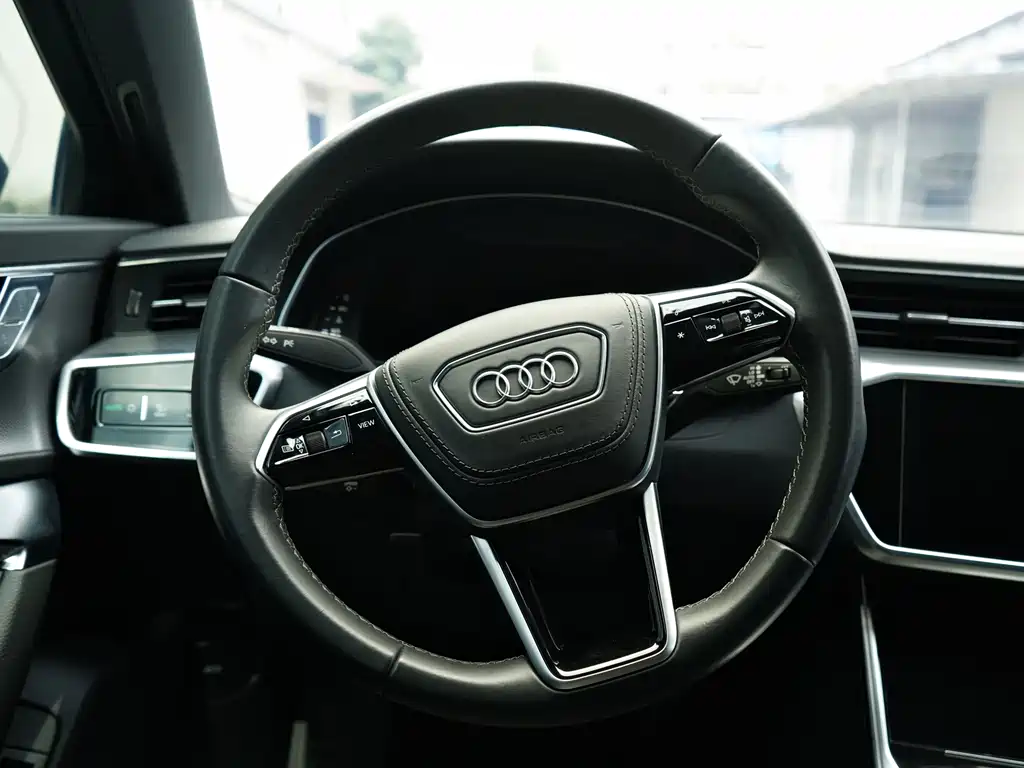 Audi A6L — фото 14