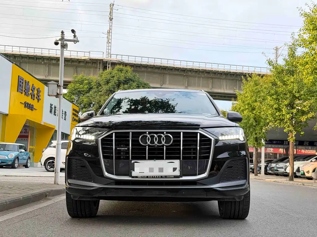 Audi Q7 — фото 3