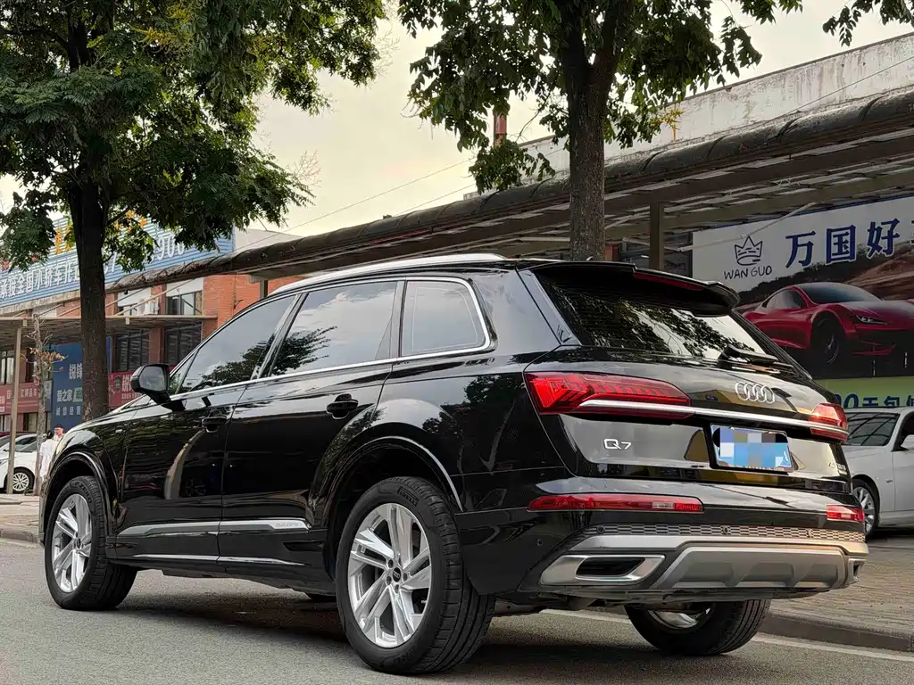 Audi Q7 — фото 5