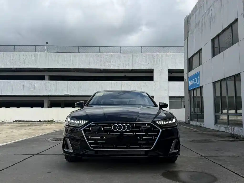 Audi A7L — фото 2
