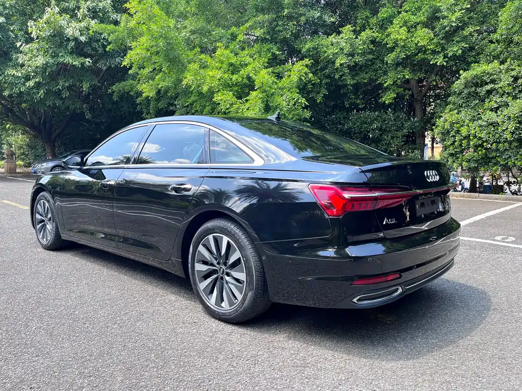 Audi A6L — фото 6