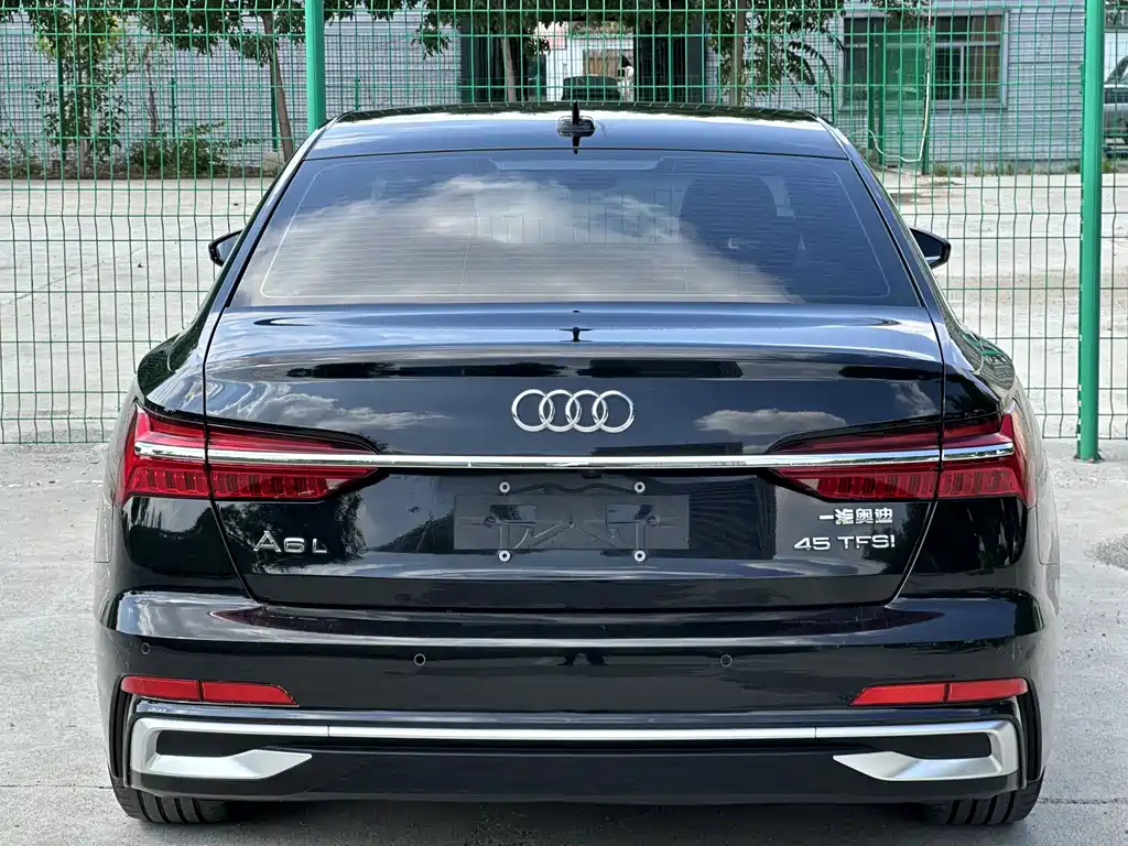 Audi A6L — фото 8