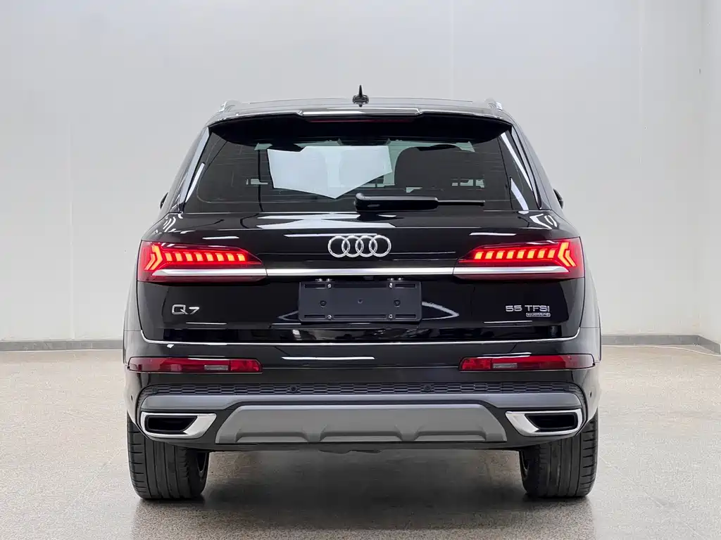 Audi Q7 — фото 6