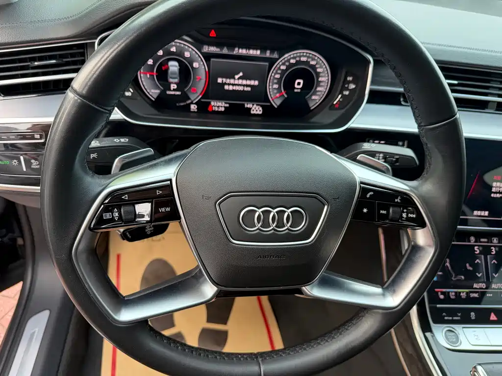 Audi A8 — фото 5