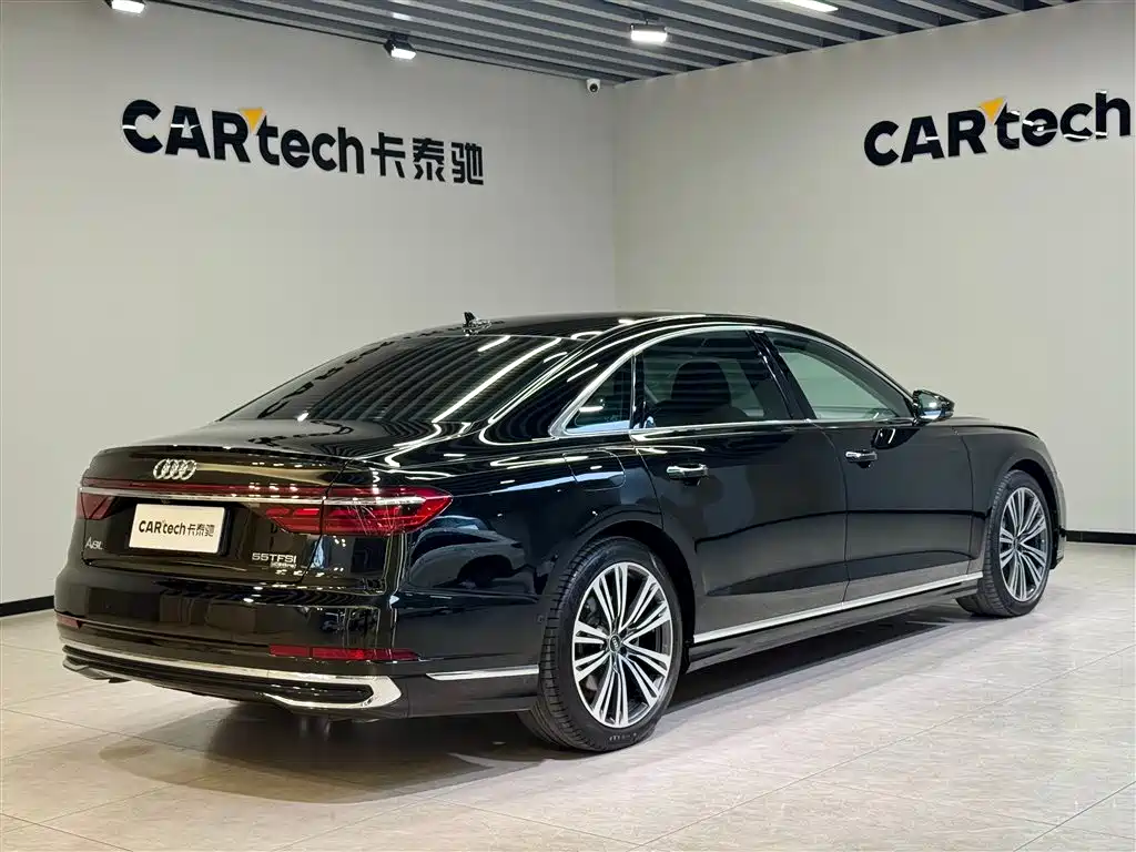 Audi A8 — фото 3