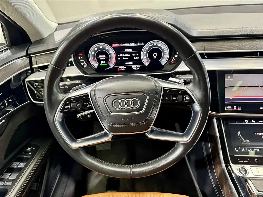 Audi A8 — фото 22