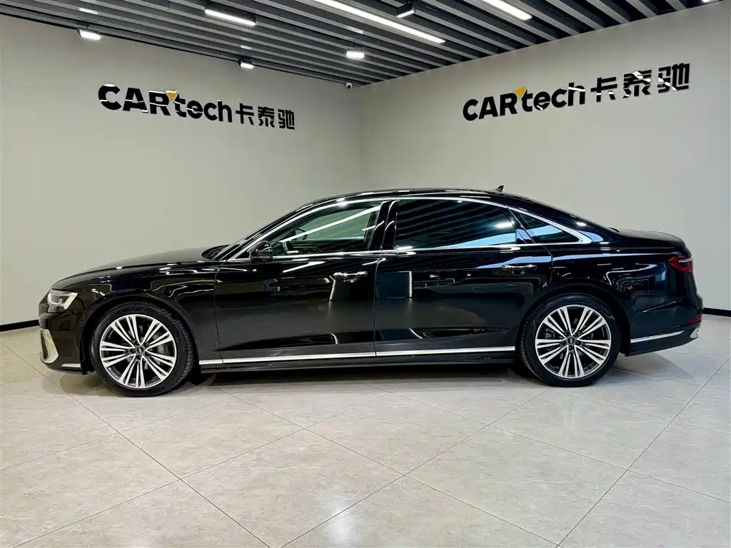 Audi A8 — фото 6