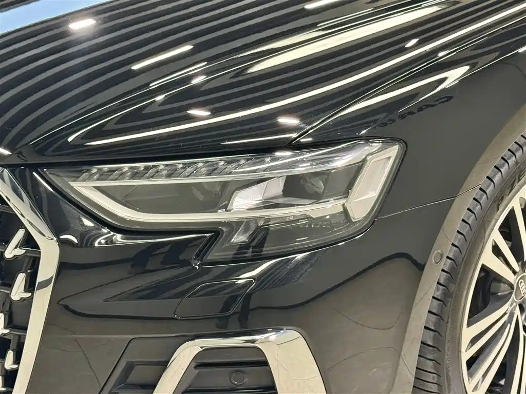 Audi A8 — фото 7