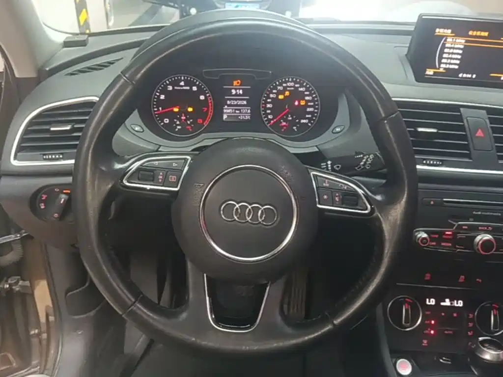 Audi Q3 — фото 11