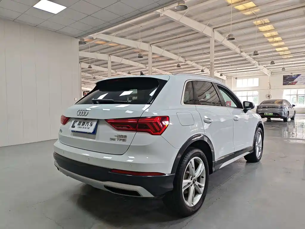 Audi Q3 — фото 4