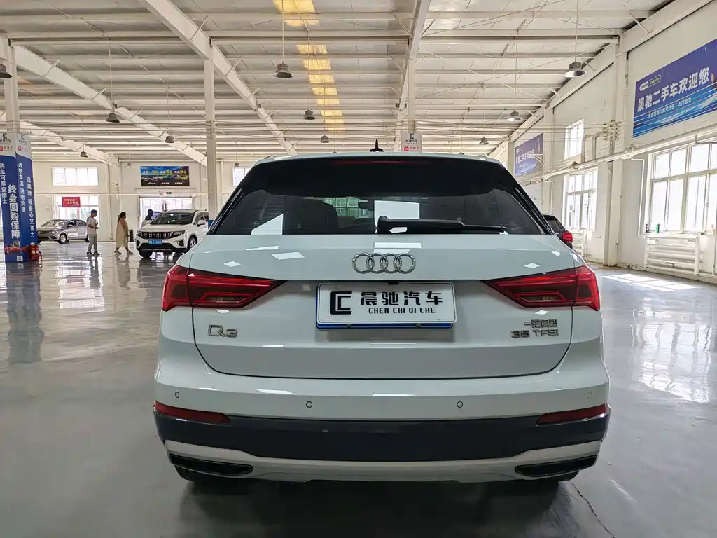 Audi Q3 — фото 5