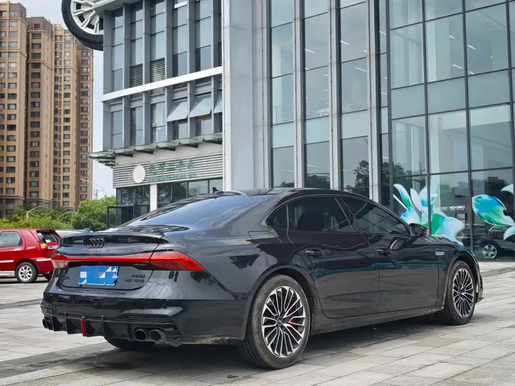 Audi A7L — фото 4