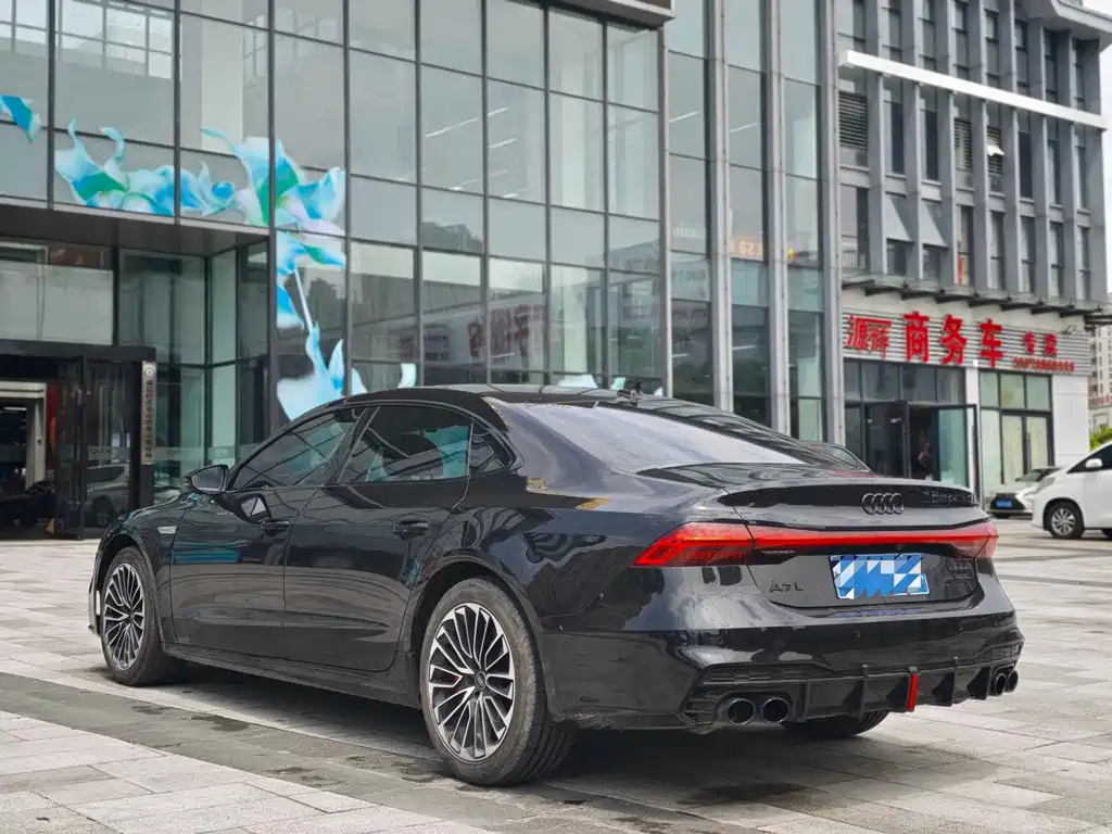 Audi A7L — фото 6