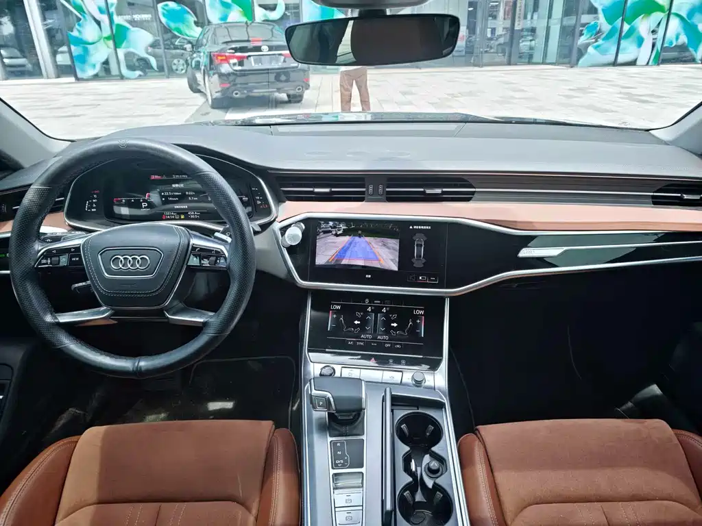 Audi A7L — фото 9