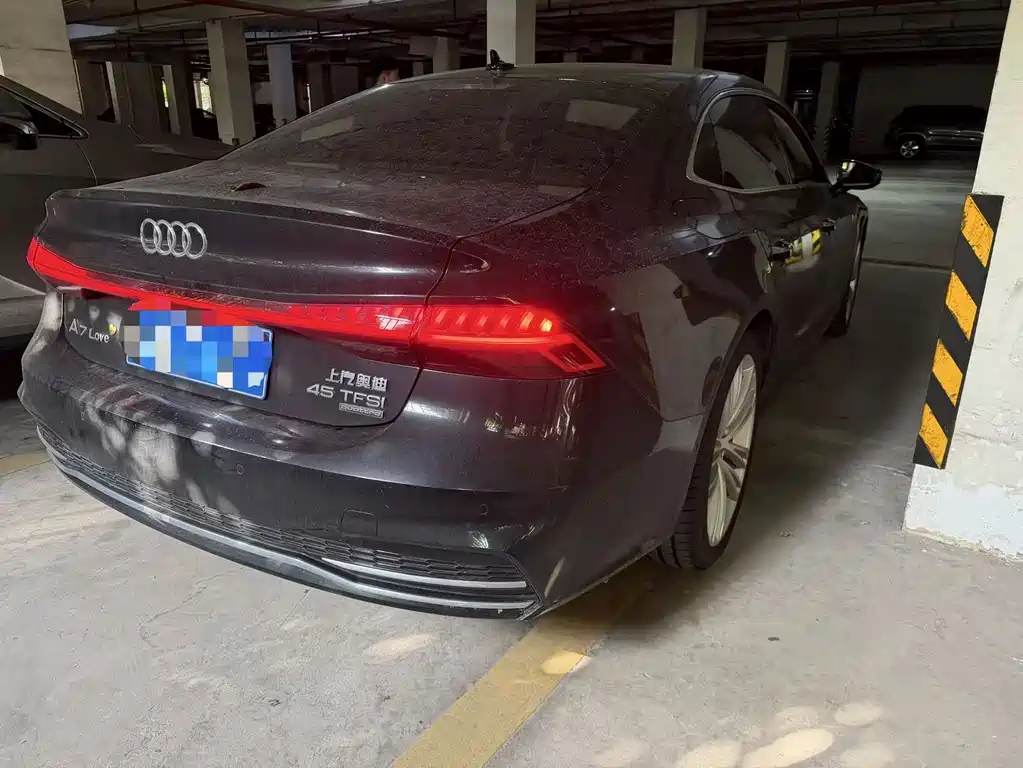 Audi A7L — фото 6