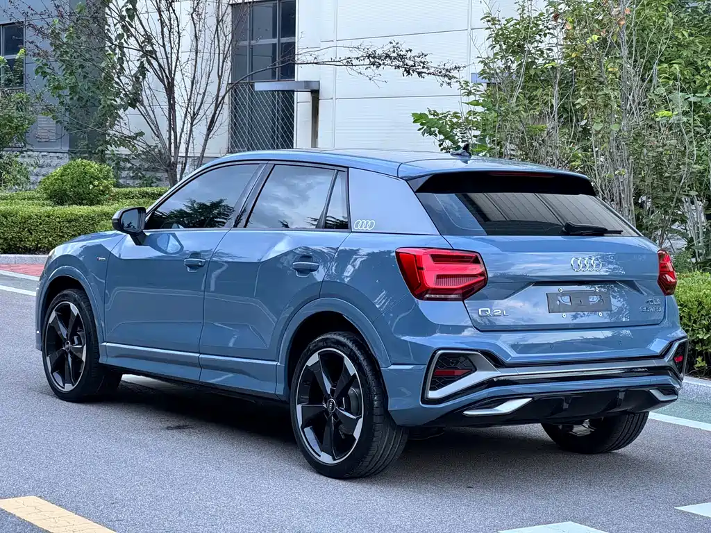 Audi Q2L — фото 4