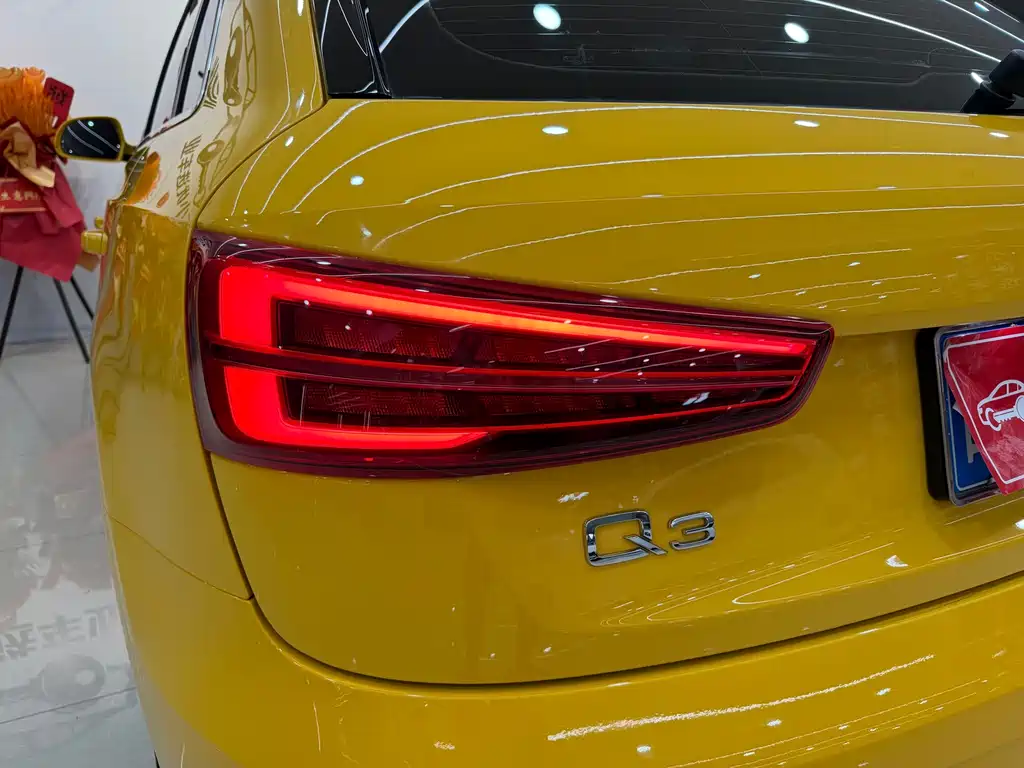 Audi Q3 — фото 11