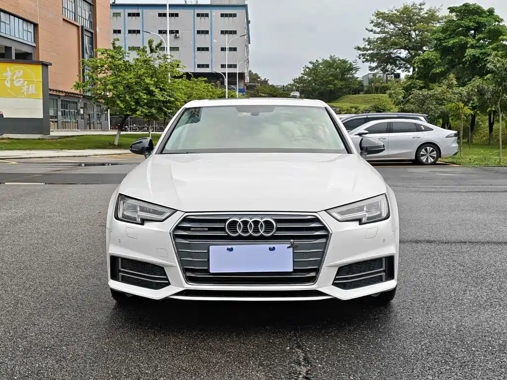 Audi A4L — фото 2